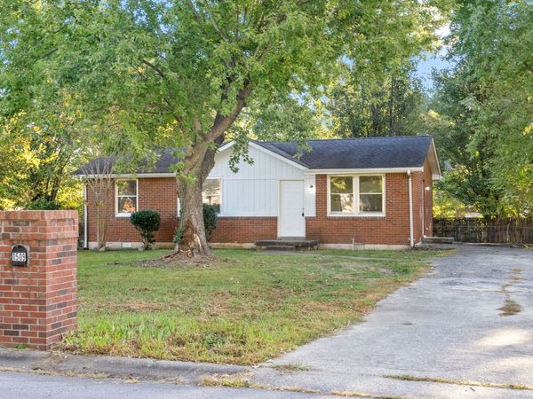 1509 Nichols Dr , Clarksville, TN 37042