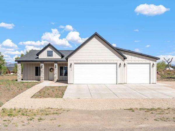 648 N KAYCIE LN , Panguitch, UT 84759
