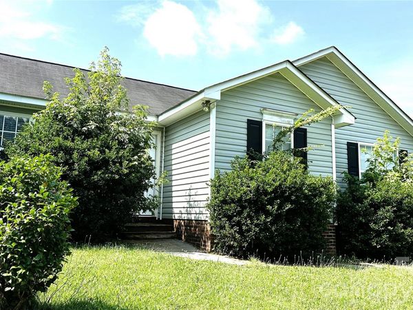 5113 Milhaven Lane , Charlotte, NC 28269