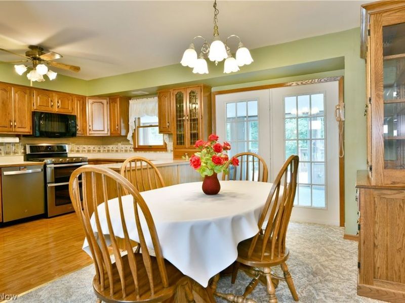 8350 Venice Heights Drive NE, Warren, OH 44484 Photo 10