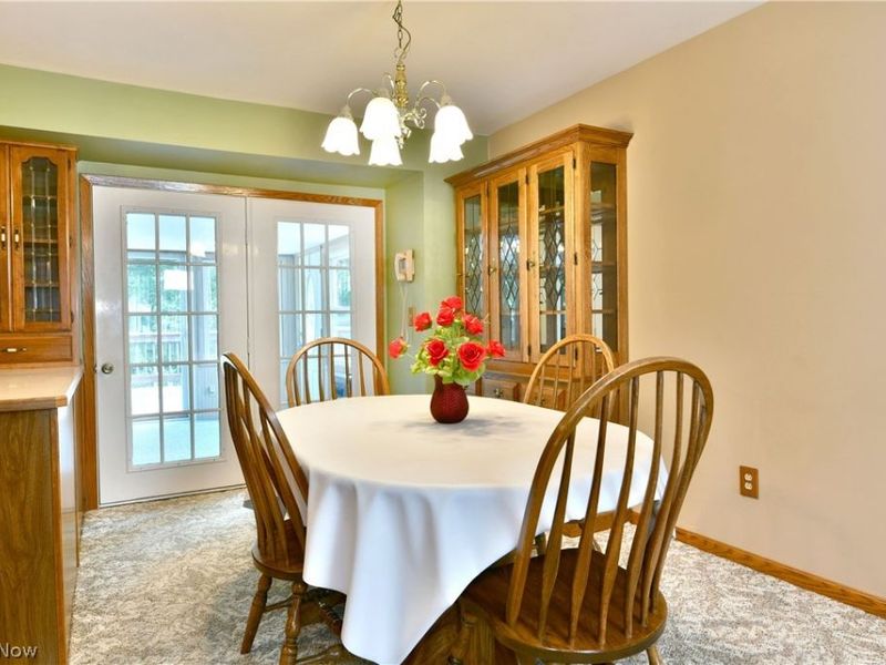 8350 Venice Heights Drive NE, Warren, OH 44484 Photo 11