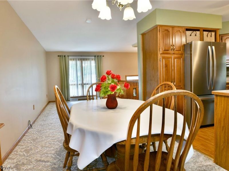 8350 Venice Heights Drive NE, Warren, OH 44484 Photo 12