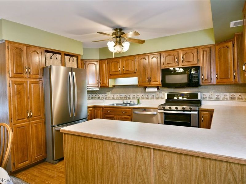 8350 Venice Heights Drive NE, Warren, OH 44484 Photo 13