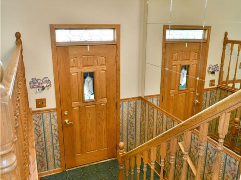 8350 Venice Heights Drive NE, Warren, OH 44484 Photo 3