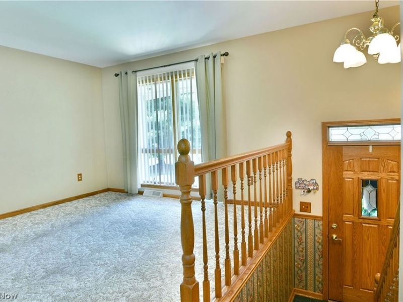 8350 Venice Heights Drive NE, Warren, OH 44484 Photo 4