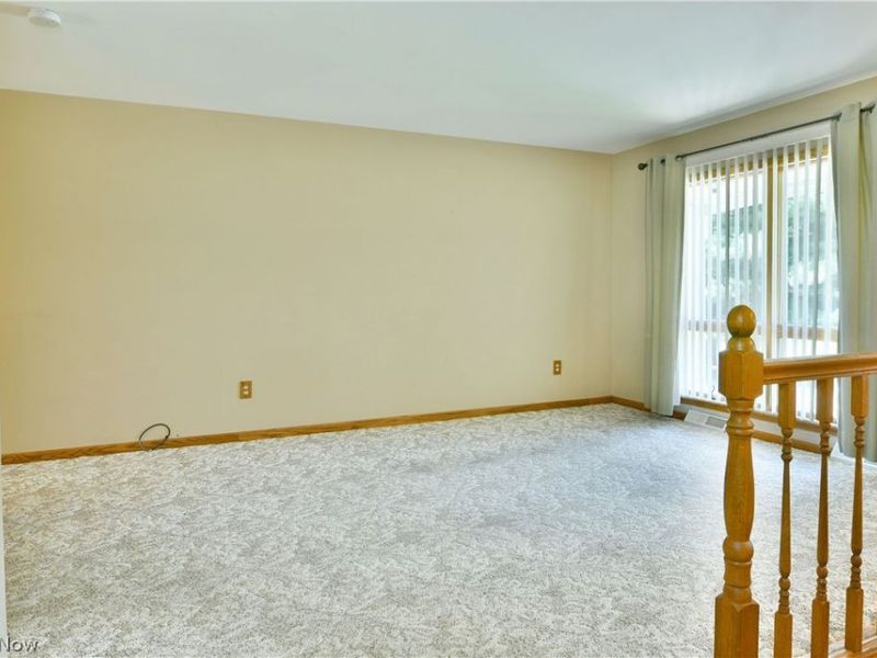 8350 Venice Heights Drive NE, Warren, OH 44484 Photo 5