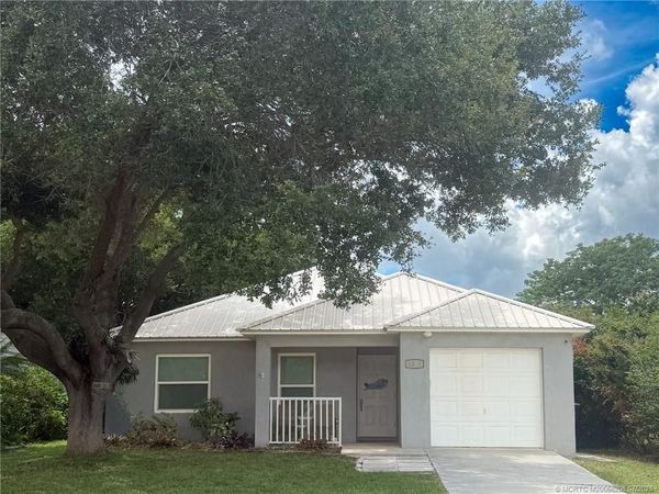 5508 SE Pine Avenue , Stuart, FL 34997