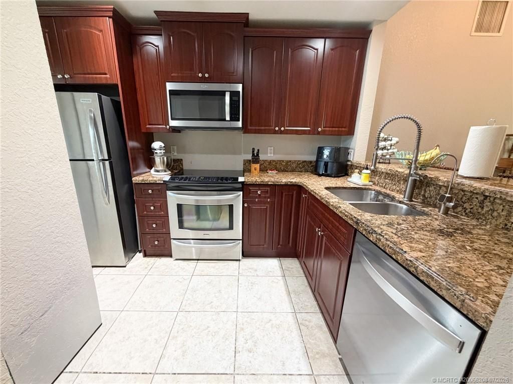 5508 SE Pine Avenue , Stuart, FL 34997 Photo