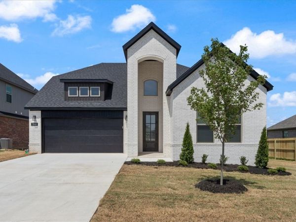 7008 SW Orange Avenue , Bentonville, AR 72713
