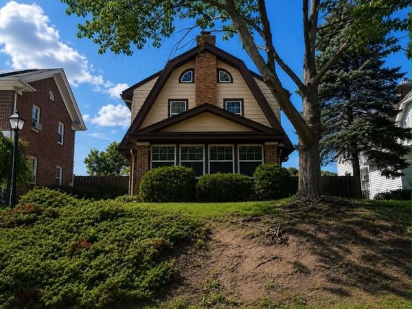 1916 Harlem Boulevard, ROCKFORD, IL 61103