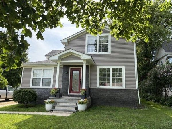 1208 Main Street , Mendota, IL 61342
