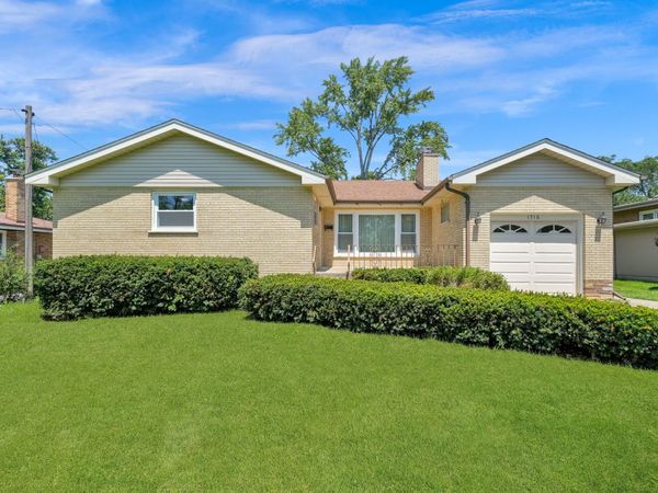 1716 Idlewild Lane , Homewood, IL 60430