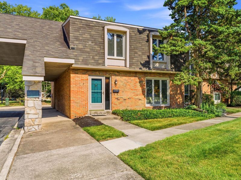 3600 Reed Road, Unit 4, Upper Arlington, OH 43220 Photo 2