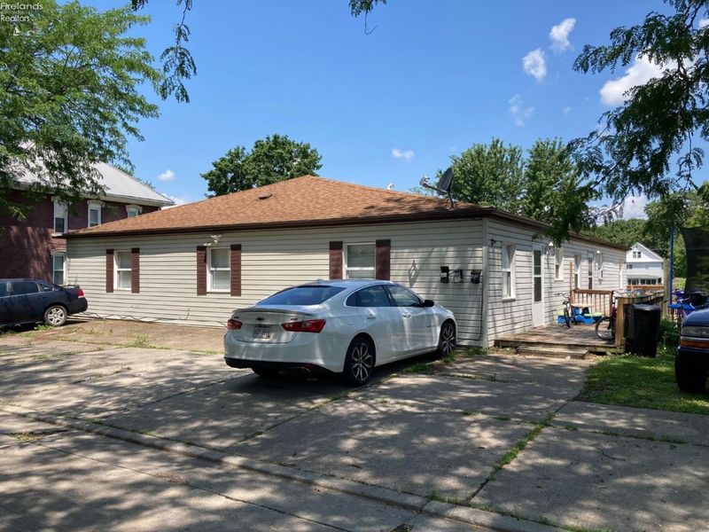 31 Washington, Willard, OH 44890 Photo 1