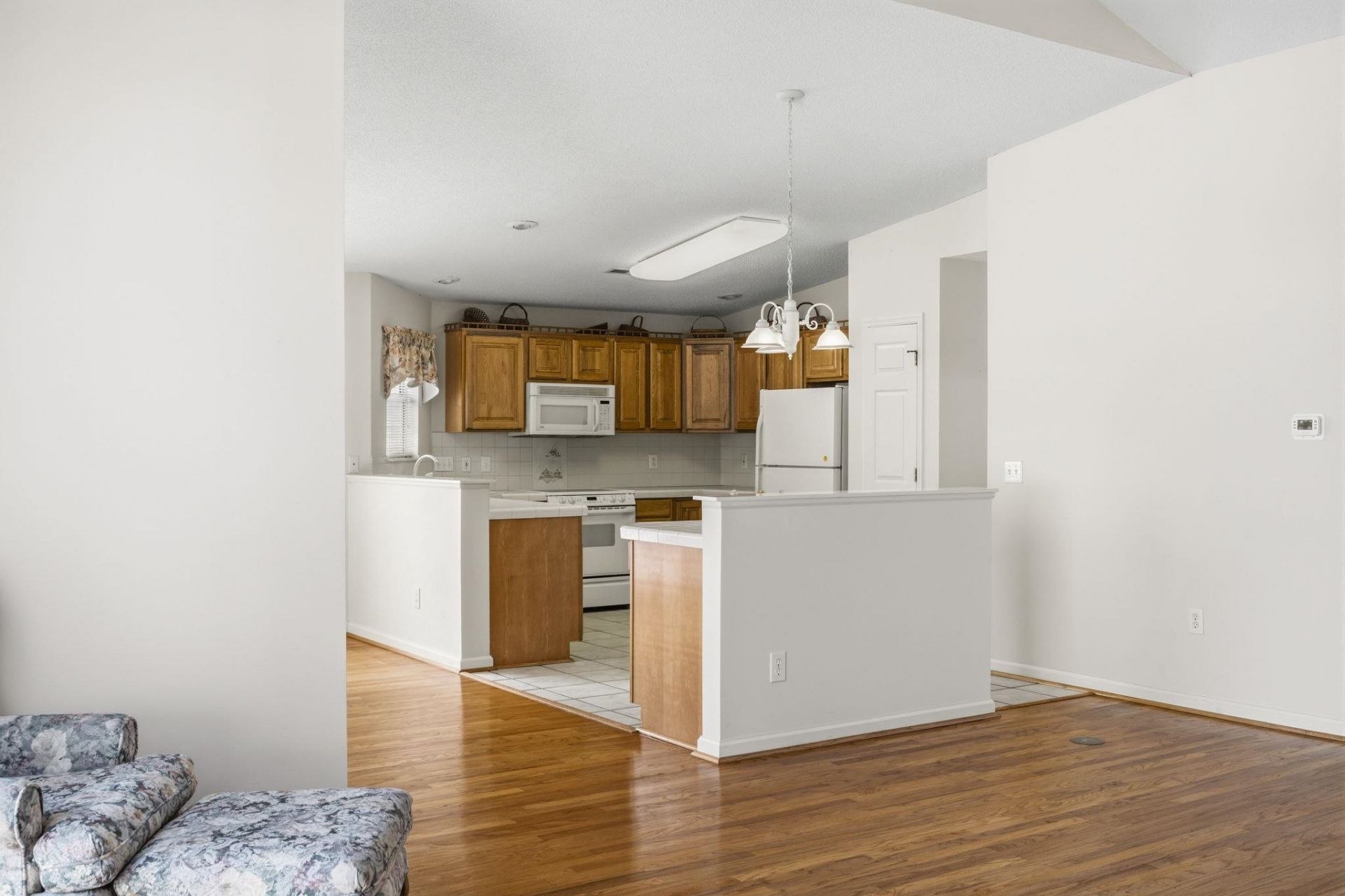 2443 Glen Dr. Photo 11