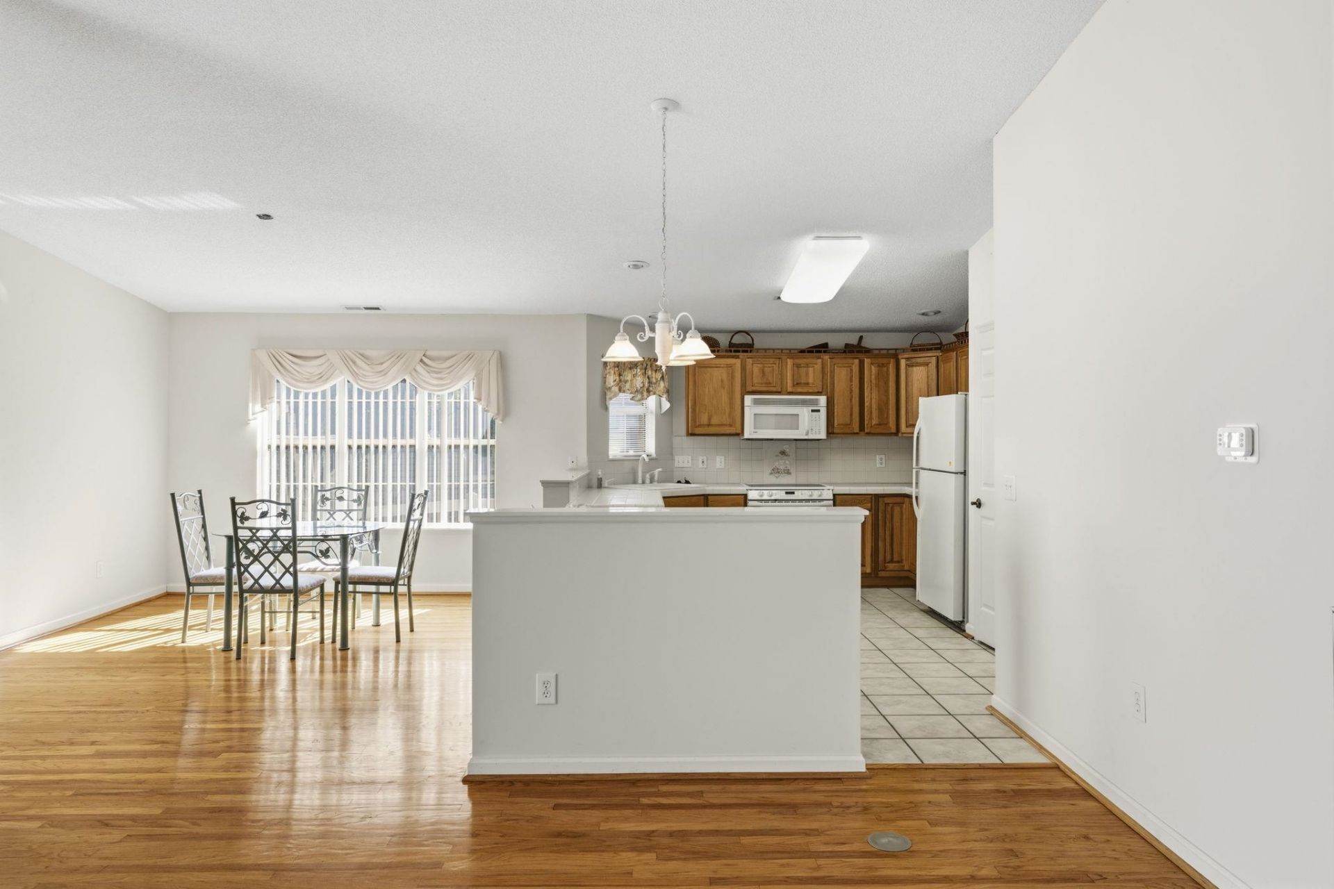 2443 Glen Dr. Photo 12