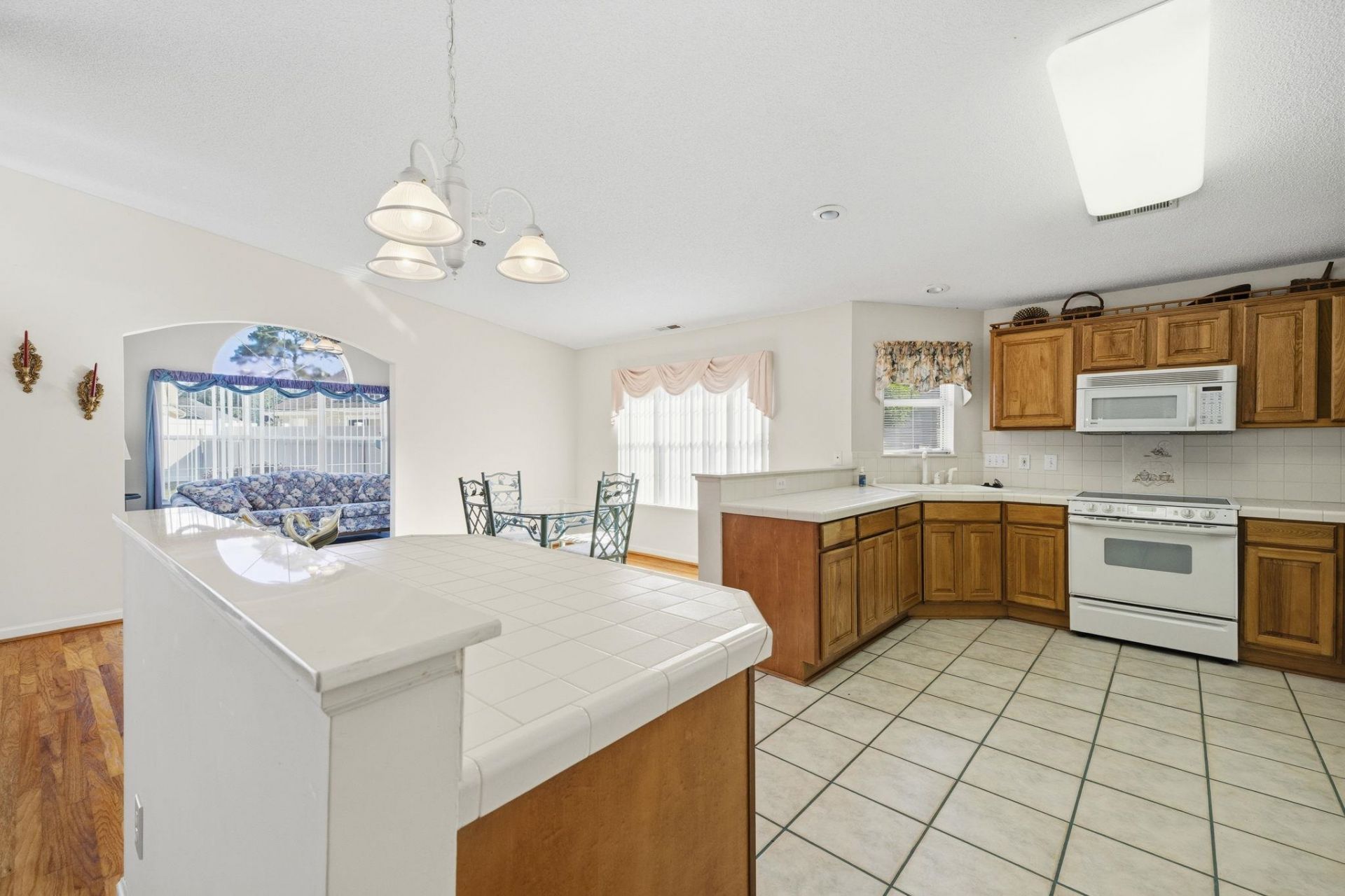 2443 Glen Dr. Photo 13