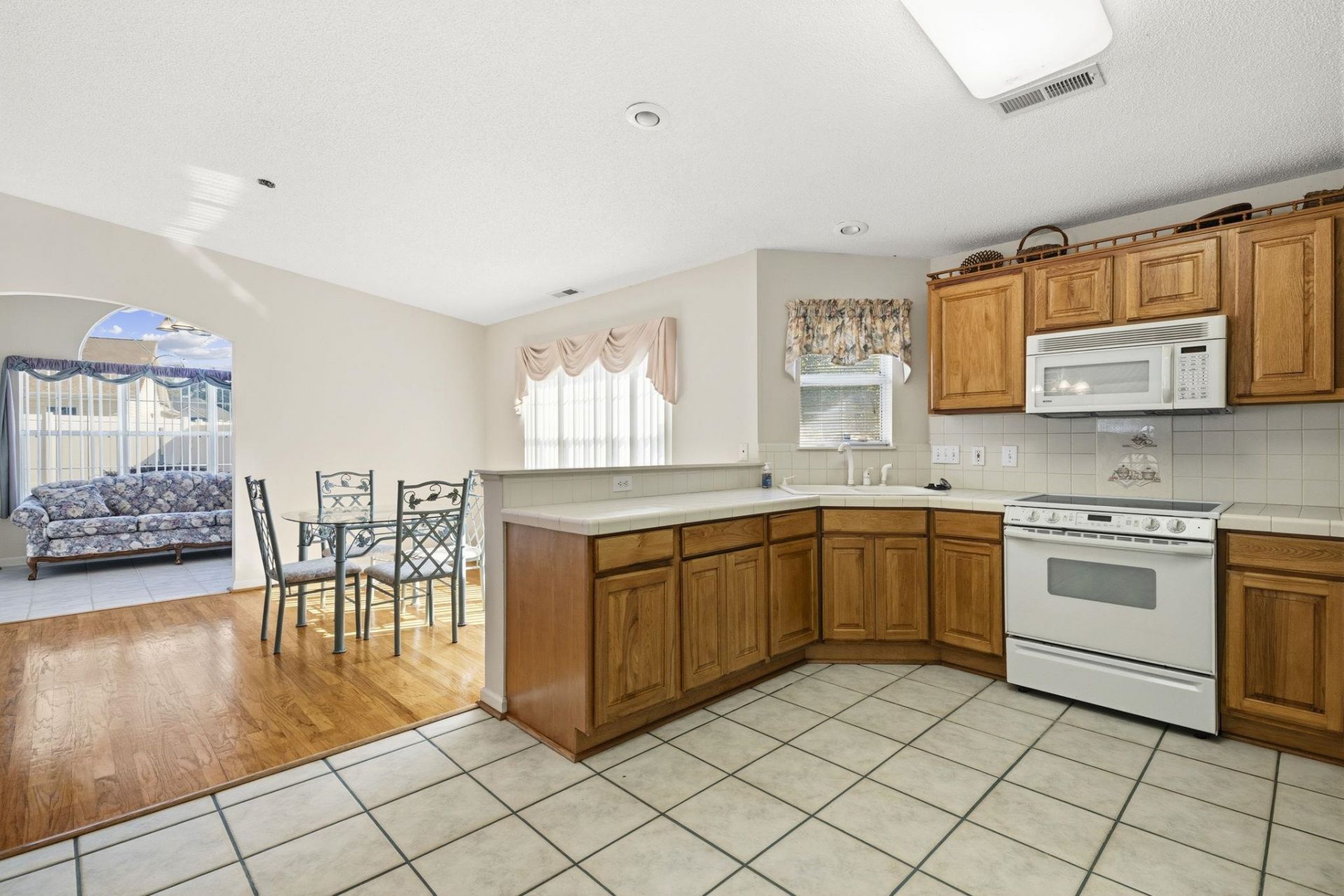 2443 Glen Dr. Photo 14