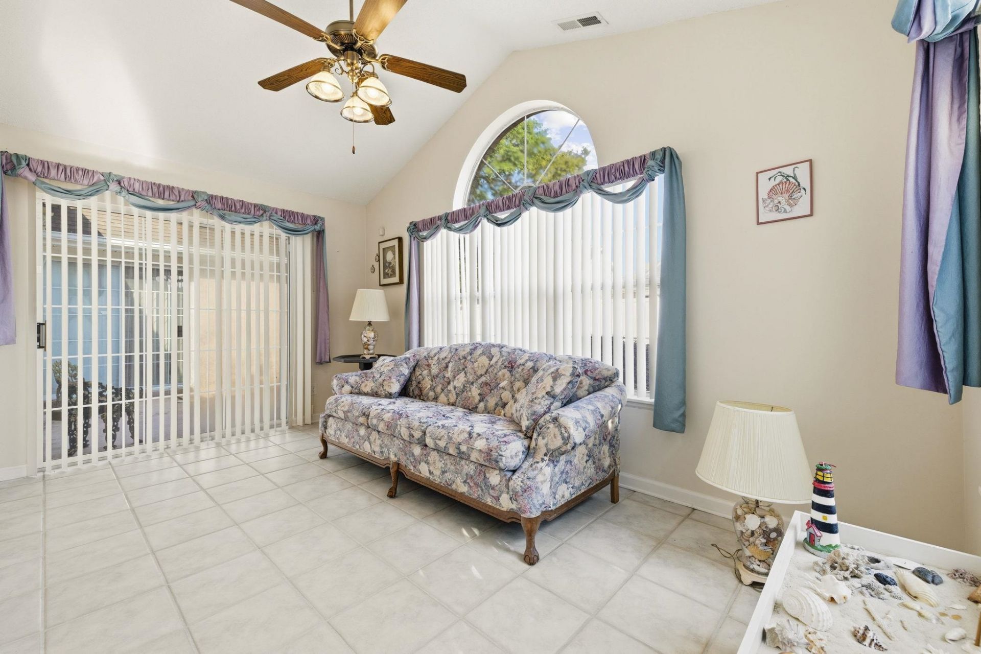 2443 Glen Dr. Photo 20