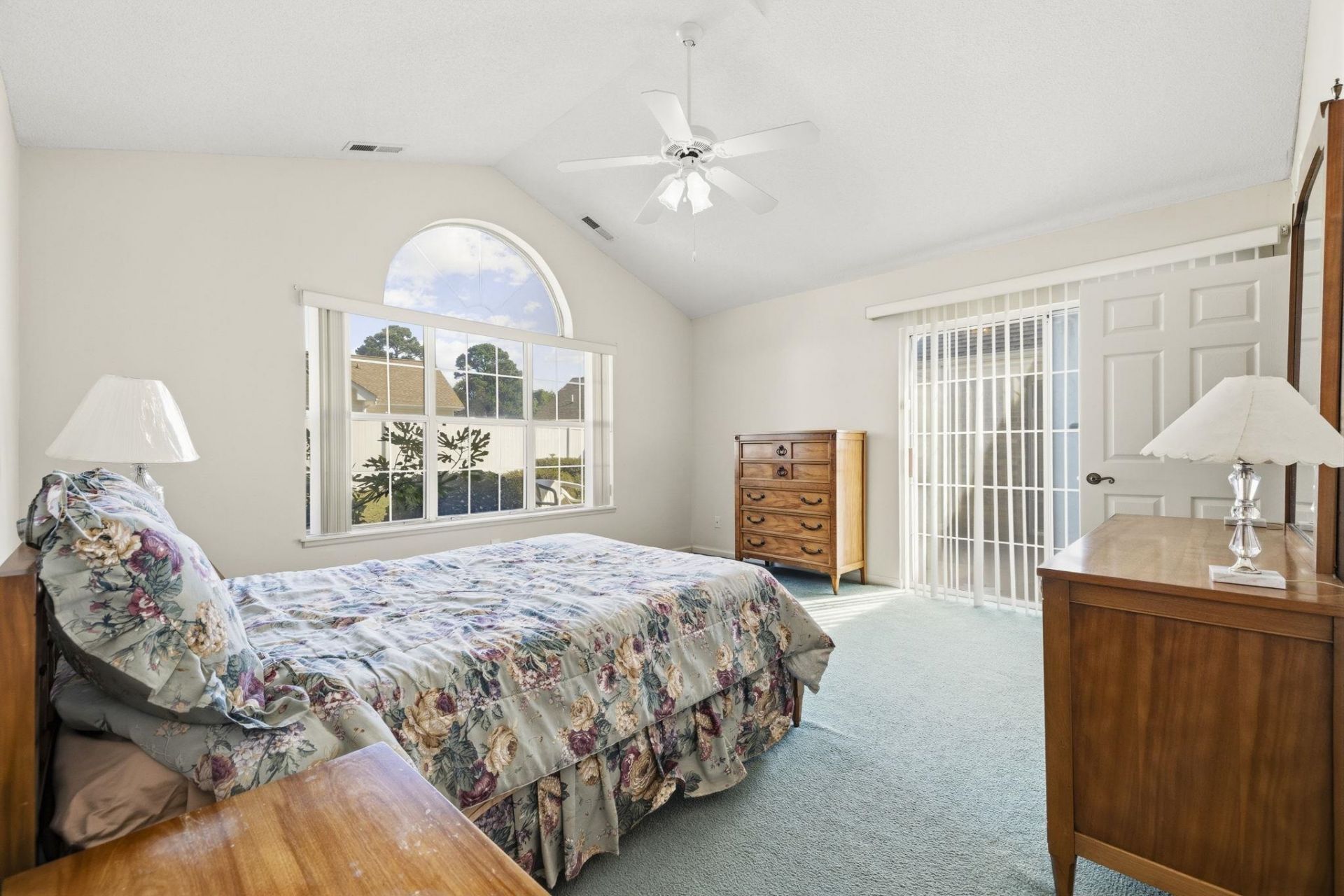 2443 Glen Dr. Photo 23