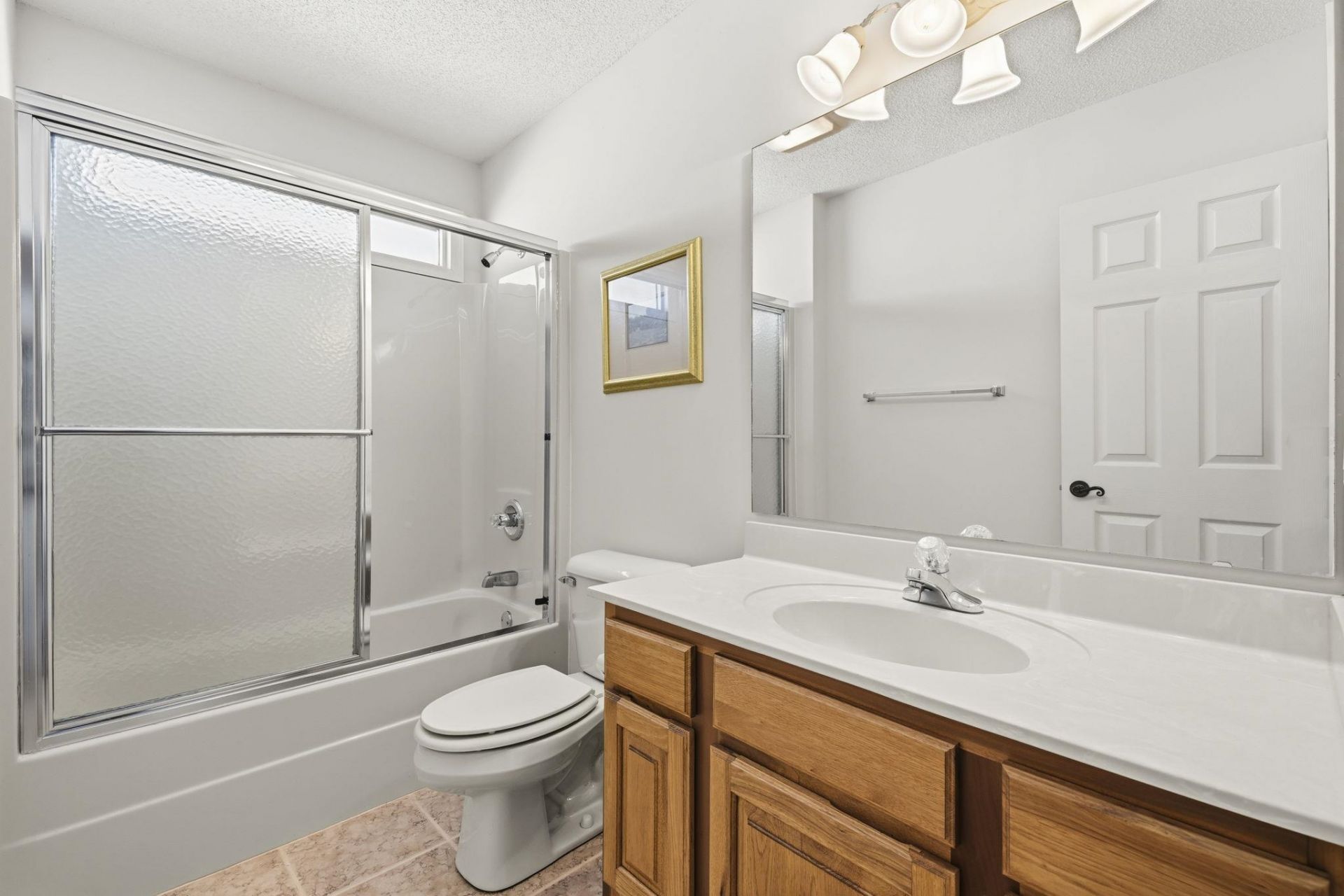 2443 Glen Dr. Photo 32
