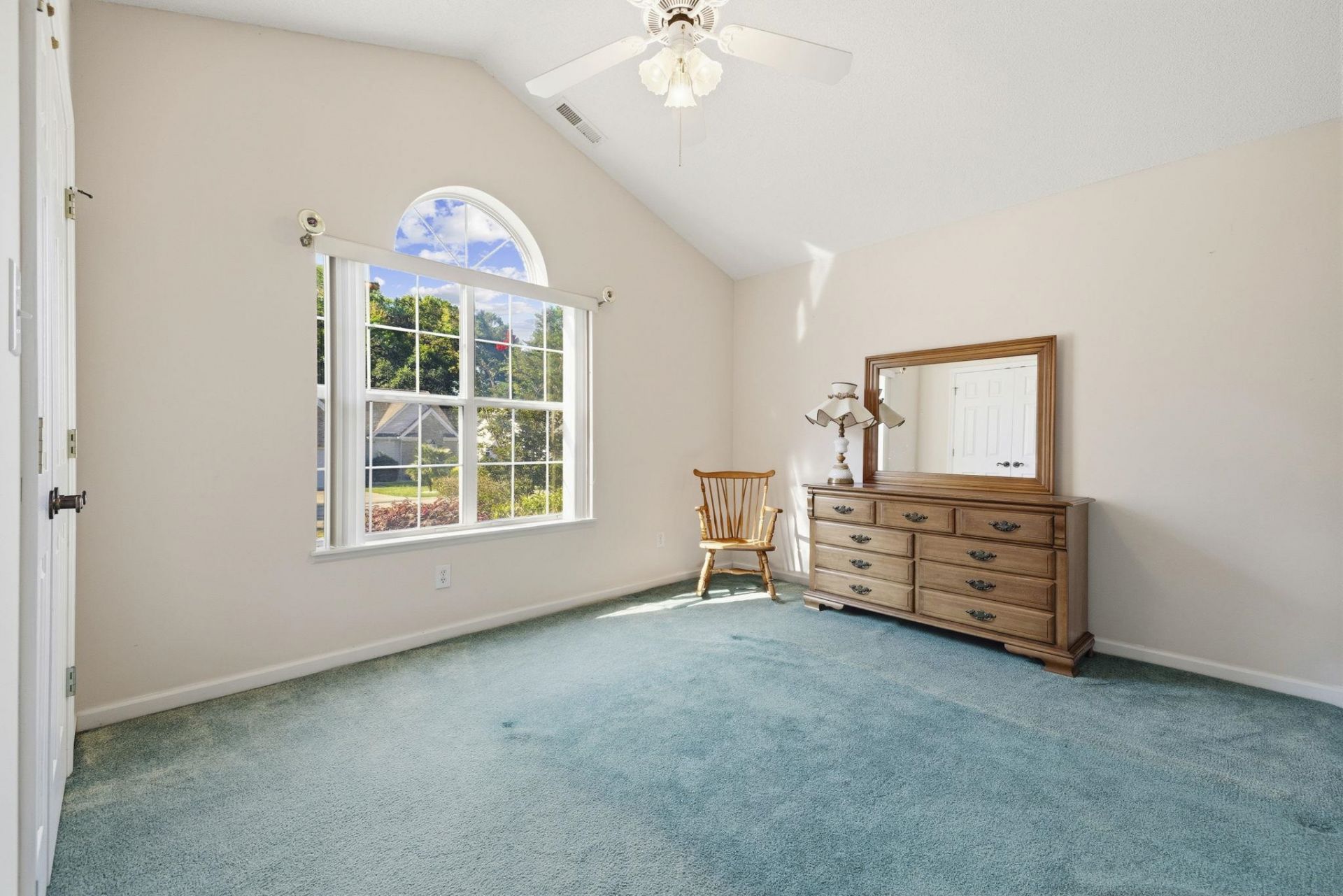 2443 Glen Dr. Photo 34