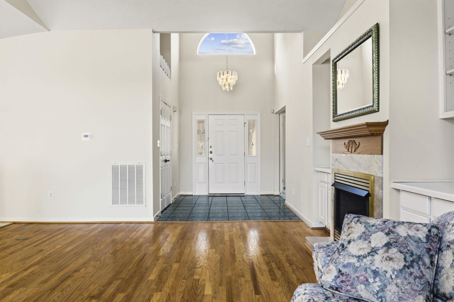 2443 Glen Dr. Photo 6