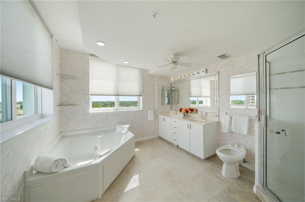 7515 Pelican Bay Blvd , Unit 10D, Naples, FL 34108 Photo