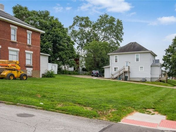 1102 Gaston Avenue , Cambridge, OH 43725