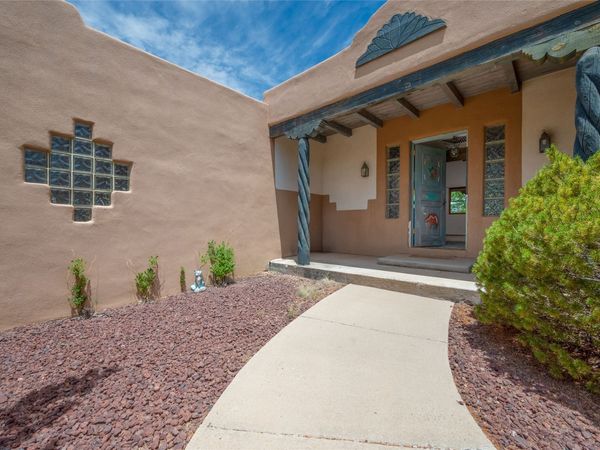 31 Coyote Springs Road, Santa Fe, NM 87508