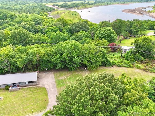 110 N Old State Hwy 2 , Whitefield, OK 74472