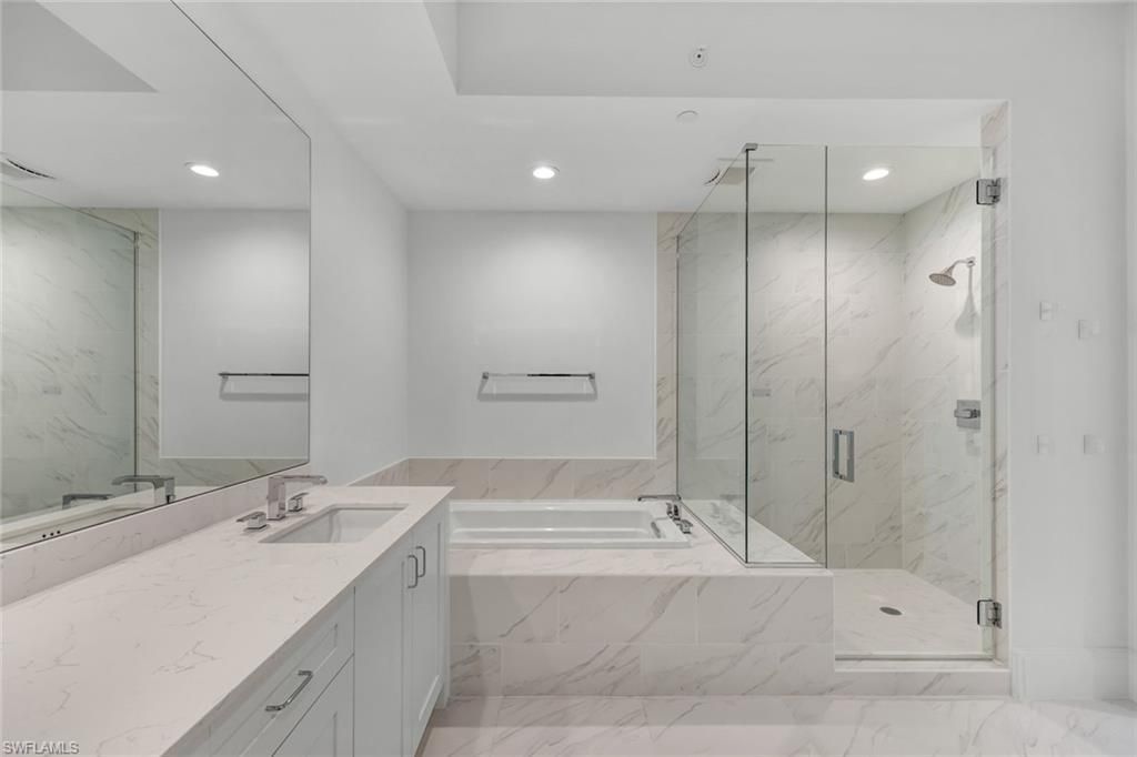 1135 3rd Ave S, Unit 318, Naples, FL 34102 Photo
