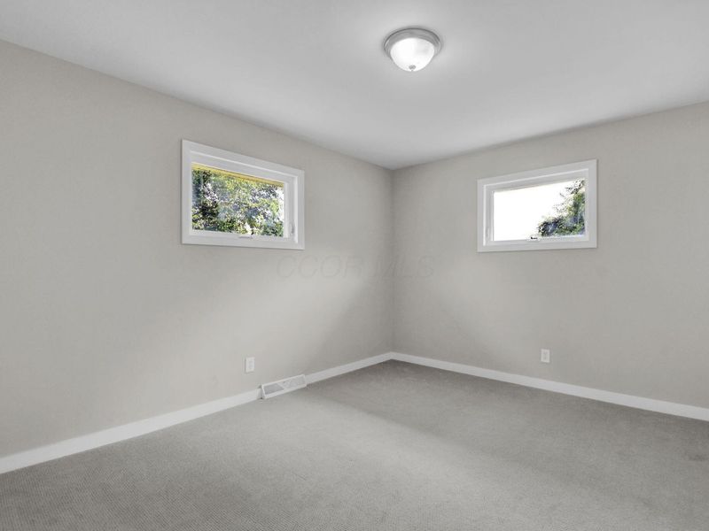 36 N Vernon Avenue, Newark, OH 43055 Photo 17