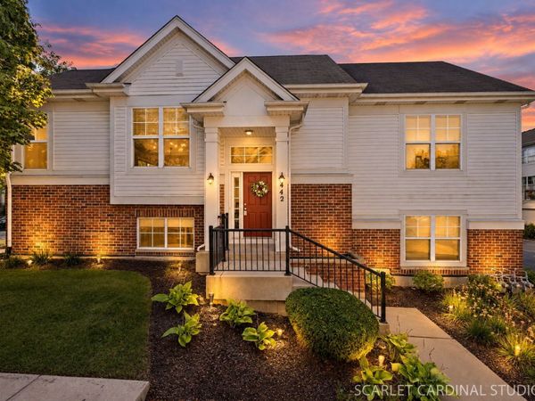 442 Plaza Place, Aurora, IL 60504