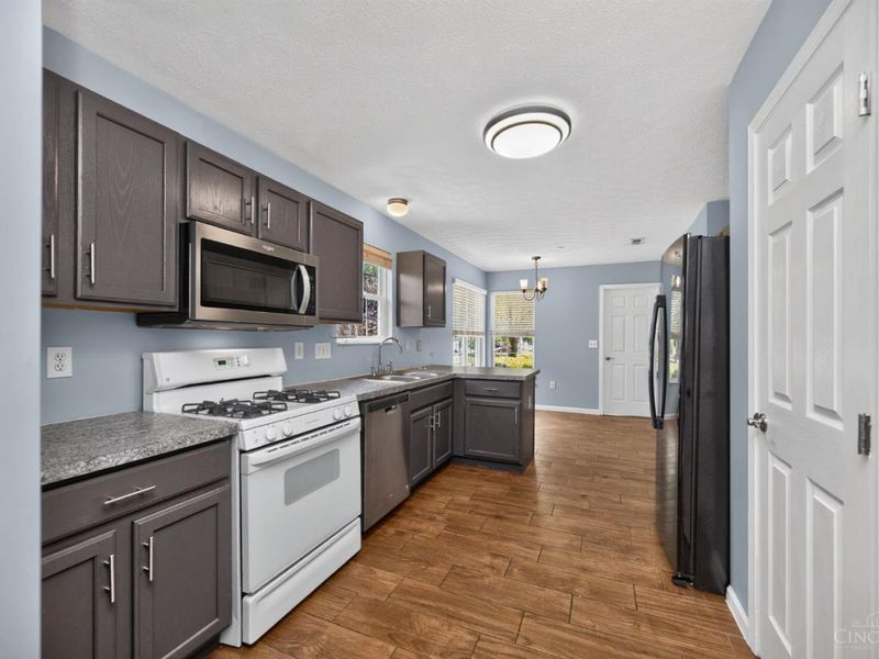 7724 Hillsdowne Circle, Maineville, OH 45039 Photo 14