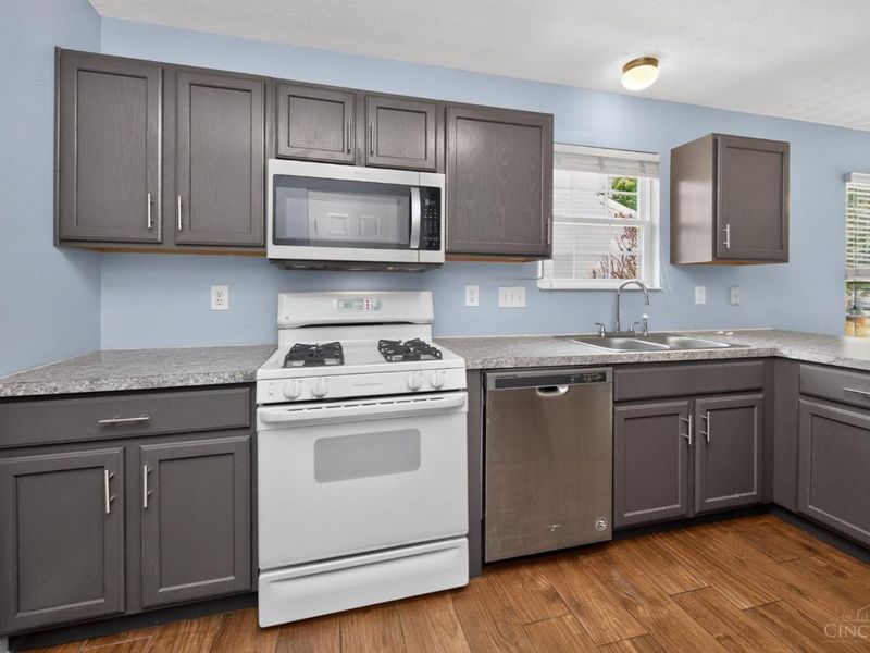 7724 Hillsdowne Circle, Maineville, OH 45039 Photo 16