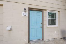 1833 Orangeburg Street photo 4