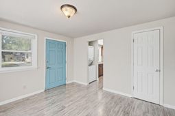 1833 Orangeburg Street photo 4
