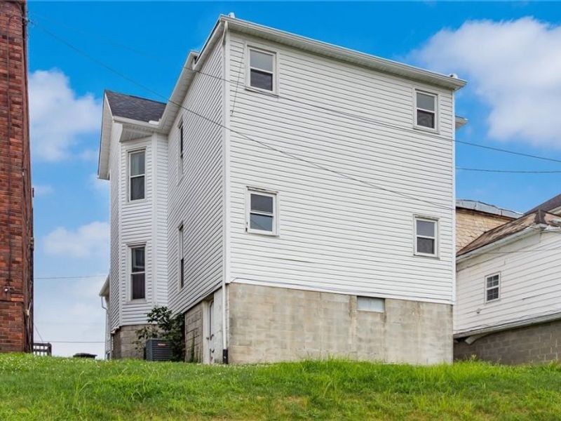 1006 Gaston Avenue, Cambridge, OH 43725 Photo 3