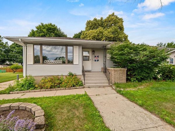 1106 OWENA STREET, Marinette, WI 54143