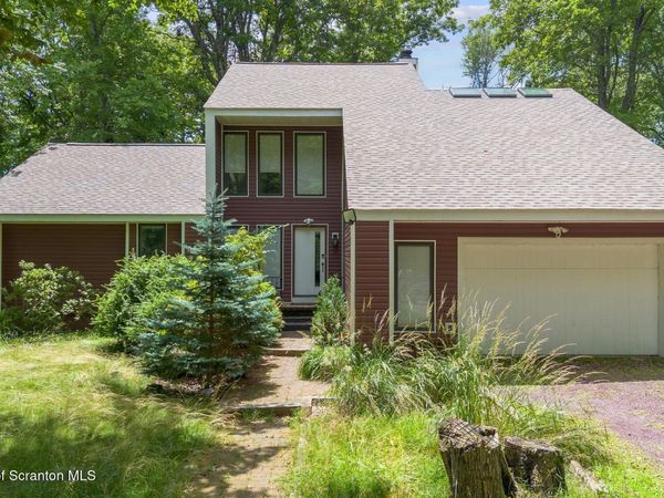3217 Beech Ridge Drive , Pocono Summit, PA 18346