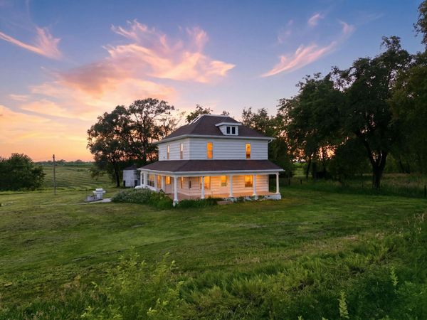 2125 130th Street, Earlham, IA 50072