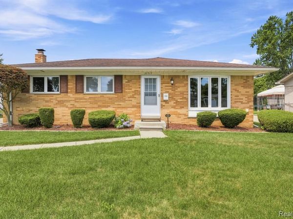 37717 Badger Drive, Sterling Heights, MI 48312