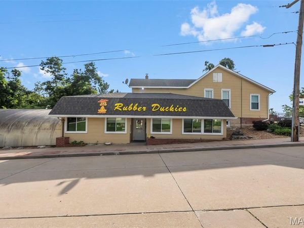4 Kiefner Street , Perryville, MO 63775