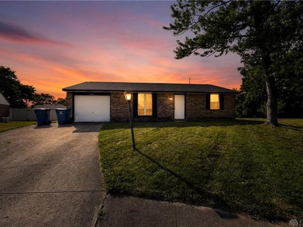 8258 Ivy Glen Circle, Huber Heights, OH 45424