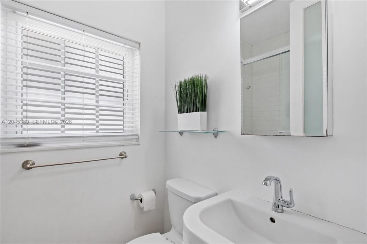 439 15th St , Unit 8, Miami Beach, FL 33139 Photo