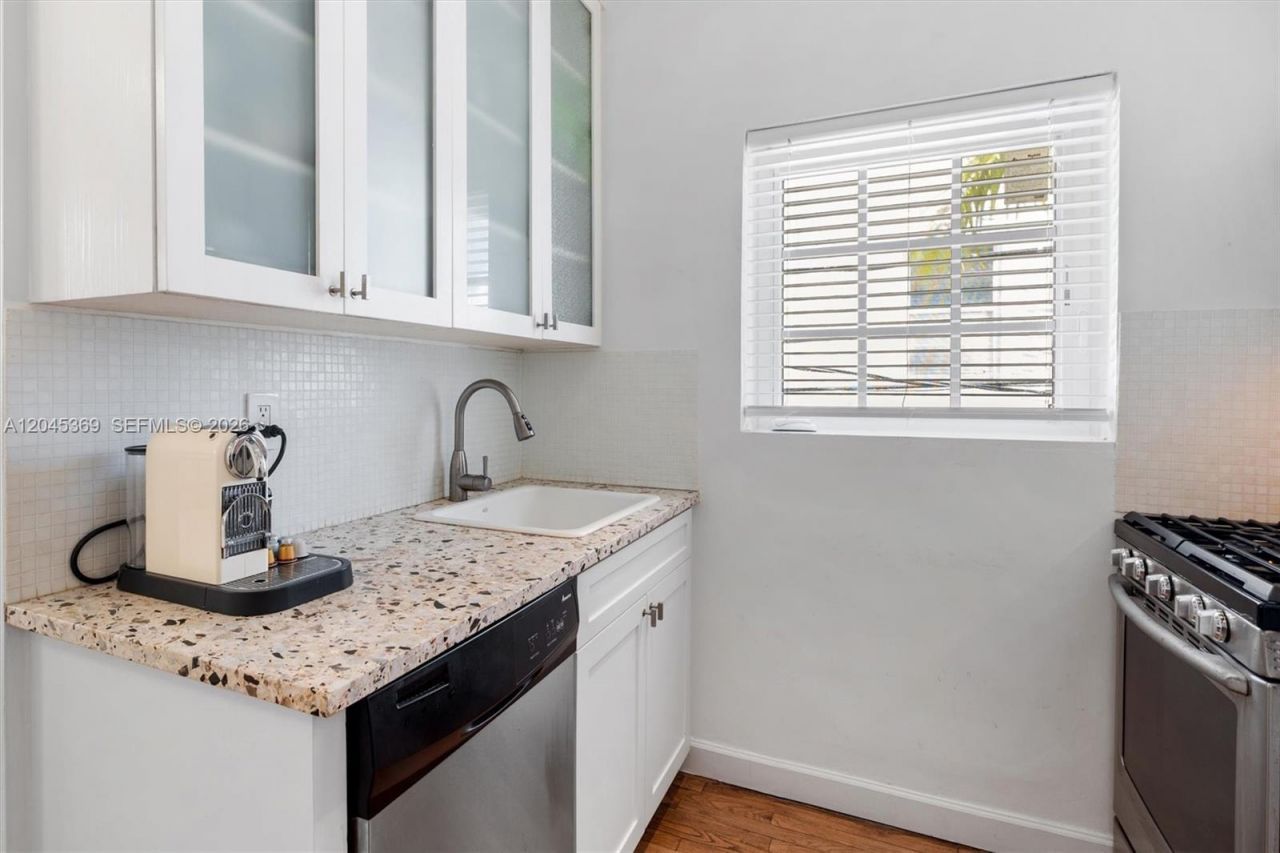 439 15th St , Unit 8, Miami Beach, FL 33139 Photo
