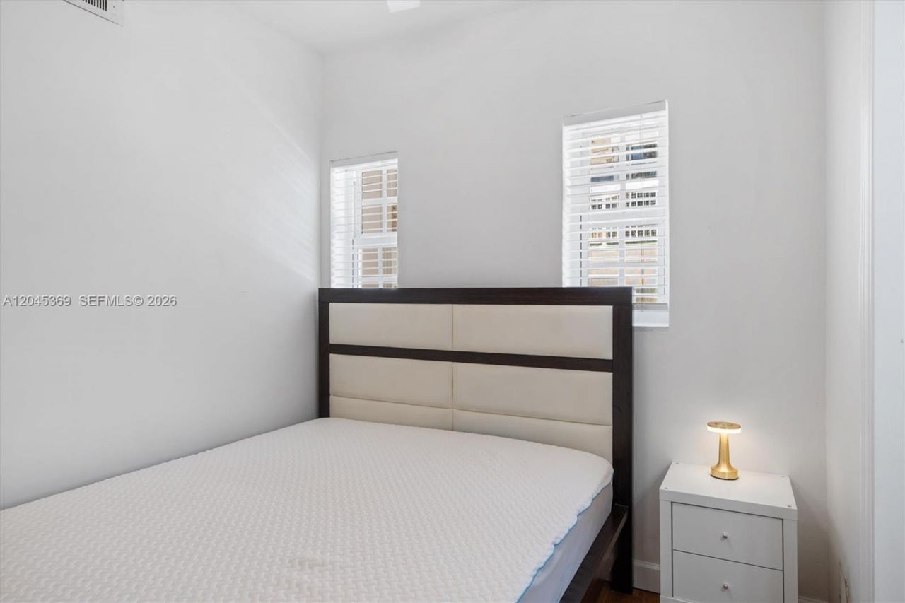 439 15th St , Unit 8, Miami Beach, FL 33139 Photo