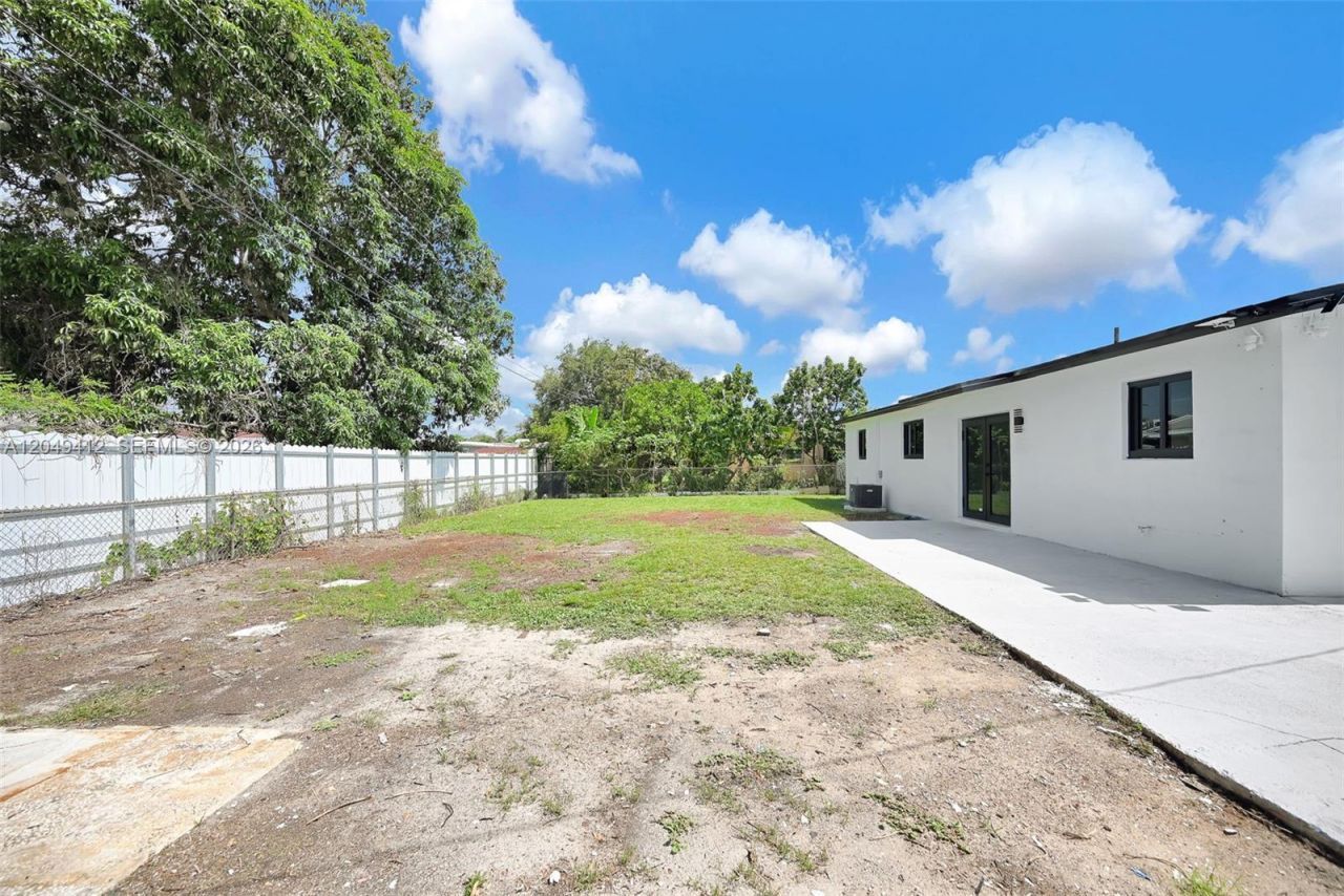17221 NW 24th Pl , Miami Gardens, FL 33056 Photo