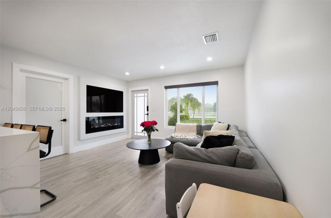 17370 NW 52nd Pl , Miami Gardens, FL 33055 Photo